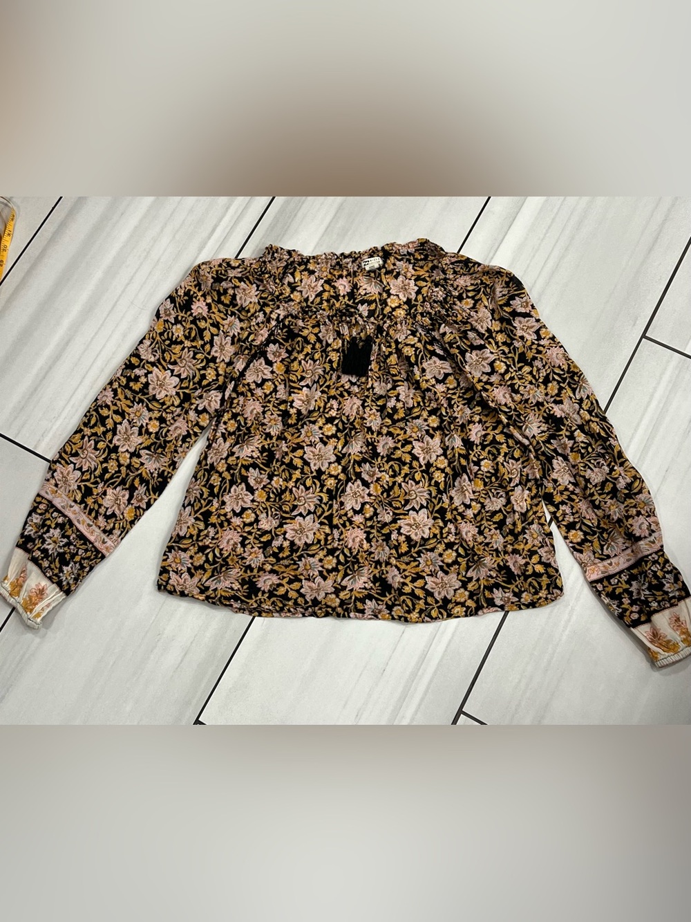 Billabong Boho Floral Peasant Blouse Womens Medium Black Long Sleeve Cottage